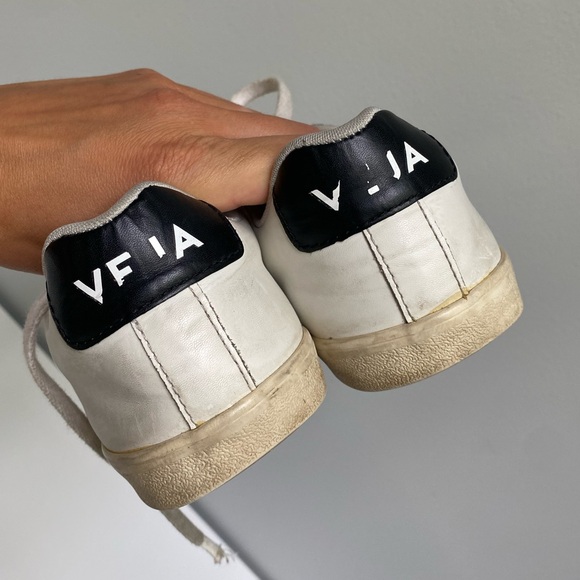VEJA Campo Logo Sneakers - Picture 10 of 15
